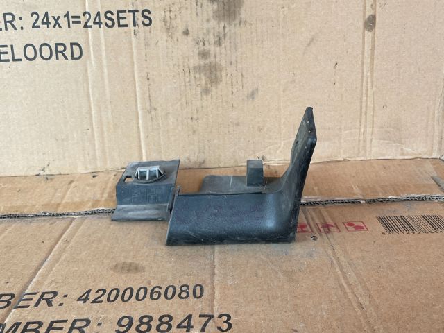 bontott MAZDA CX-7 Jobb első Sárvédő Gumi