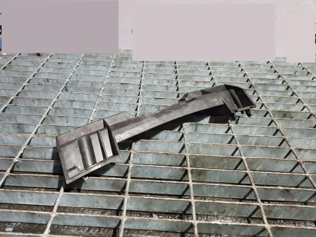 bontott MAZDA CX-7 Jobb Fényszóró Tartó