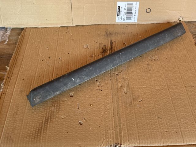 bontott MAZDA CX-7 Jobb hátsó Ajtó Díszléc