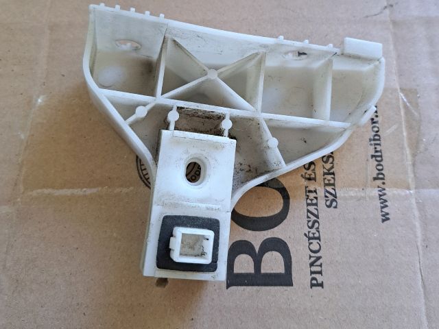 bontott MAZDA CX-7 Jobb hátsó Oldal Lökhárító Tartó (Műanyag)