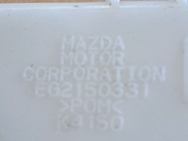 bontott MAZDA CX-7 Jobb hátsó Oldal Lökhárító Tartó (Műanyag)