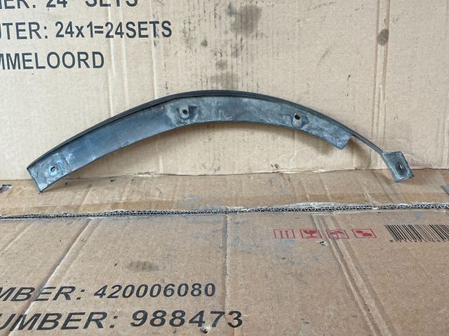 bontott MAZDA CX-7 Jobb hátsó Sárvédő Gumi