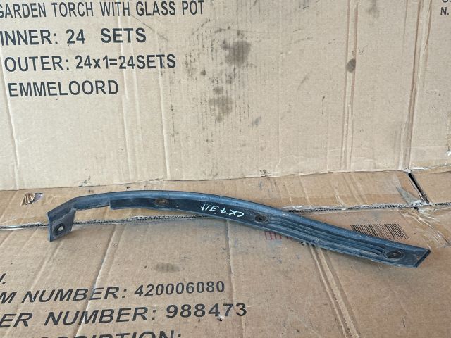 bontott MAZDA CX-7 Jobb hátsó Sárvédő Gumi