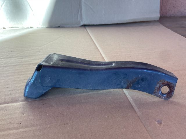 bontott MAZDA CX-7 Jobb Sárvédő Oldaltartó