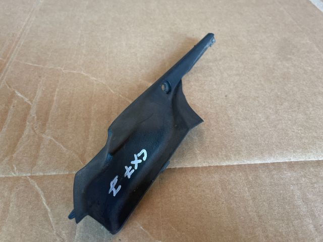 bontott MAZDA CX-7 Jobb Szélvédő Alatti Vízelvezető Műanyag