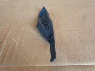 bontott MAZDA CX-7 Jobb Szélvédő Alatti Vízelvezető Műanyag