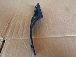 bontott MAZDA CX-7 Jobb Szélvédő Alatti Vízelvezető Műanyag