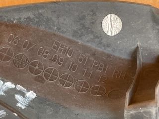 bontott MAZDA CX-7 Jobb Szélvédő Alatti Vízelvezető Műanyag