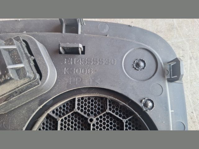 bontott MAZDA CX-7 Műszerfal Középső Hangszóró Burkolat