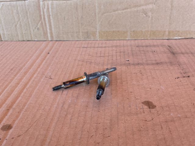 bontott MAZDA CX-7 Porlasztó Lefogató