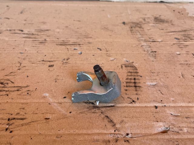 bontott MAZDA CX-7 Porlasztó Lefogató