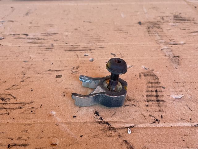 bontott MAZDA CX-7 Porlasztó Lefogató