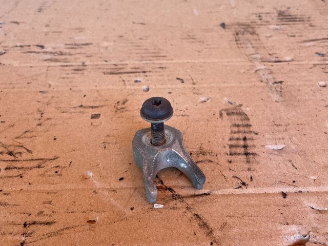 bontott MAZDA CX-7 Porlasztó Lefogató