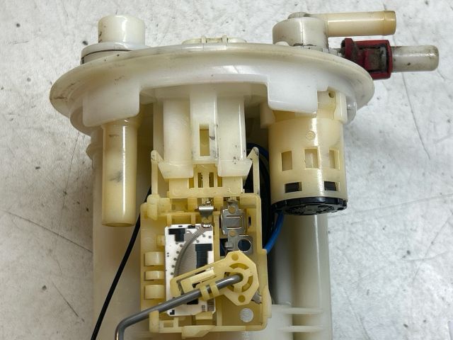 bontott MAZDA DEMIO Üzemanyag Szivattyú