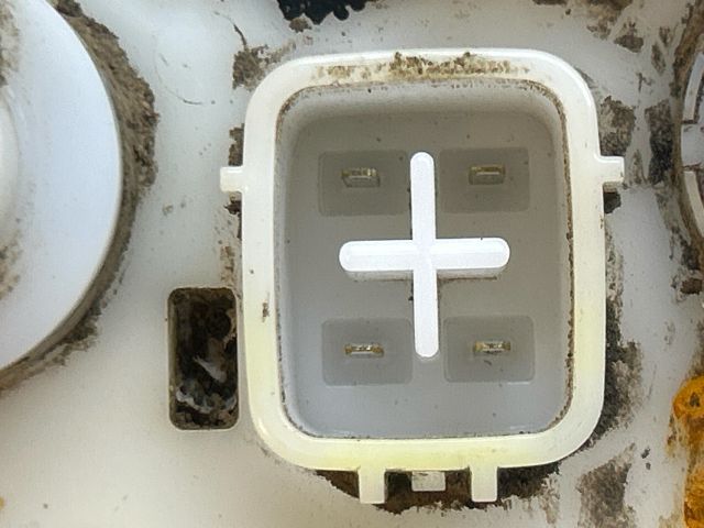 bontott MAZDA DEMIO Üzemanyag Szivattyú