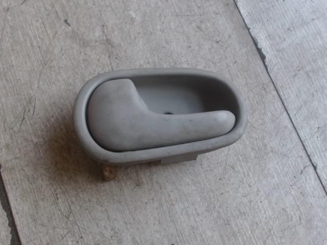 bontott MAZDA DEMIO Bal első Belső Kilincs