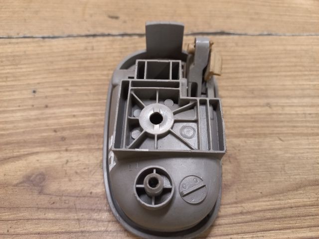 bontott MAZDA DEMIO Bal első Belső Kilincs