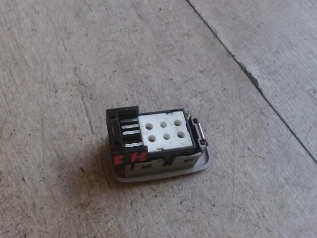 bontott MAZDA DEMIO Bal hátsó Ablakemelő Kapcsoló