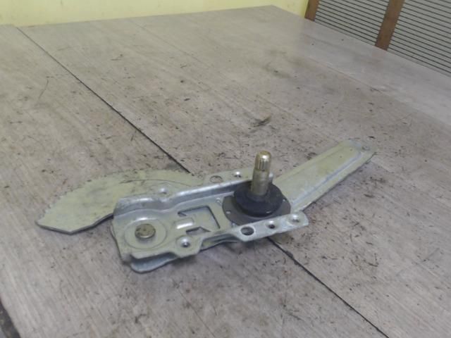 bontott MAZDA DEMIO Bal hátsó Ablakemelő Szerkezet (Mechanikus)