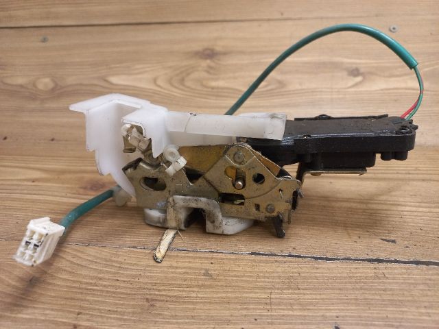 bontott MAZDA DEMIO Bal hátsó Ajtózár