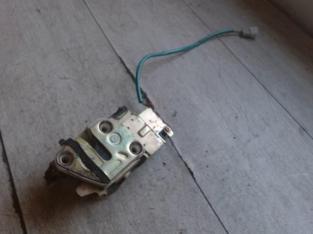 bontott MAZDA DEMIO Bal hátsó Ajtózár