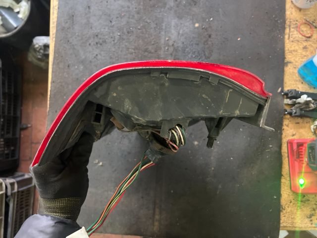 bontott MAZDA DEMIO Bal Hátsó Lámpa