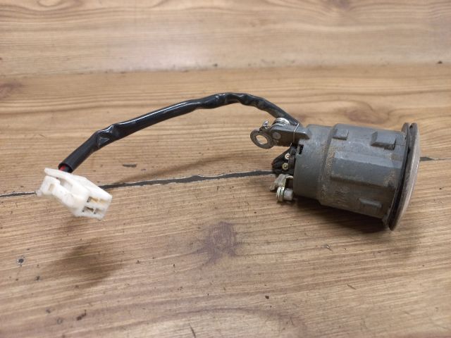 bontott MAZDA DEMIO Csomagtér Nyitó Kar / Gomb