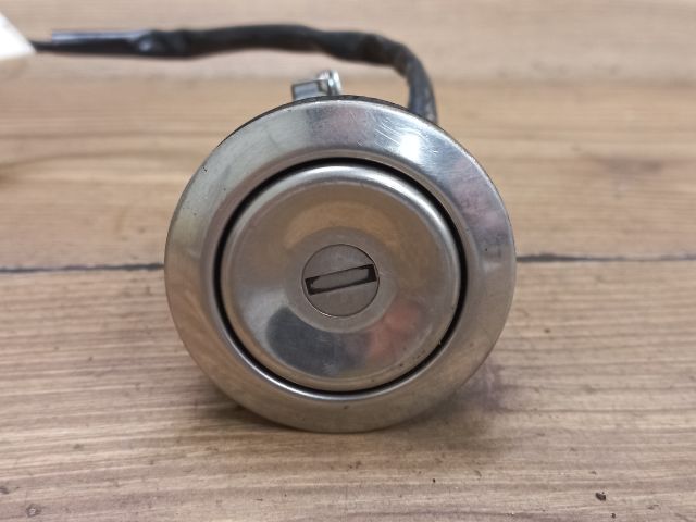 bontott MAZDA DEMIO Csomagtér Nyitó Kar / Gomb