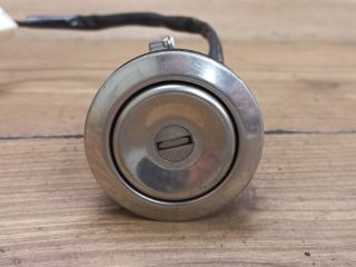 bontott MAZDA DEMIO Csomagtér Nyitó Kar / Gomb