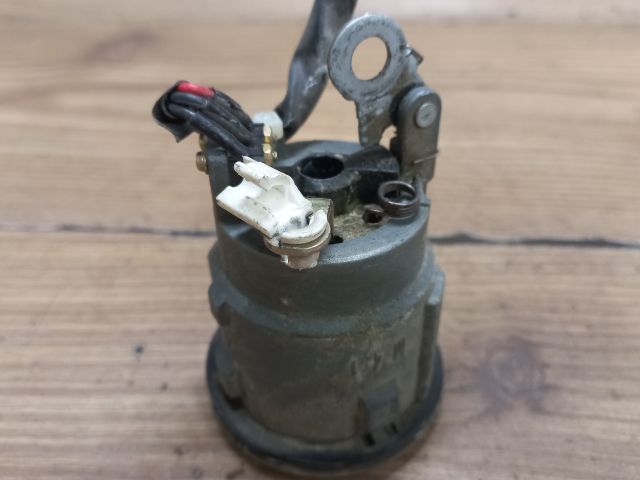 bontott MAZDA DEMIO Csomagtér Nyitó Kar / Gomb