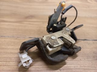 bontott MAZDA DEMIO Csomagtérajtó Zárszerkezet