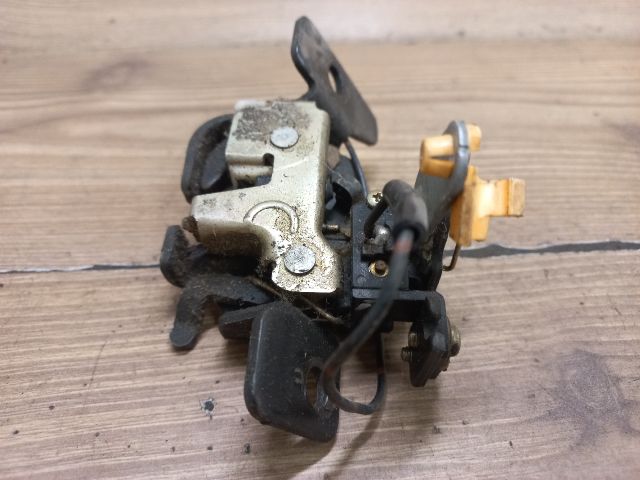 bontott MAZDA DEMIO Csomagtérajtó Zárszerkezet