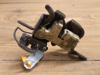 bontott MAZDA DEMIO Csomagtérajtó Zárszerkezet