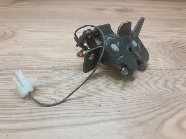 bontott MAZDA DEMIO Csomagtérajtó Zárszerkezet