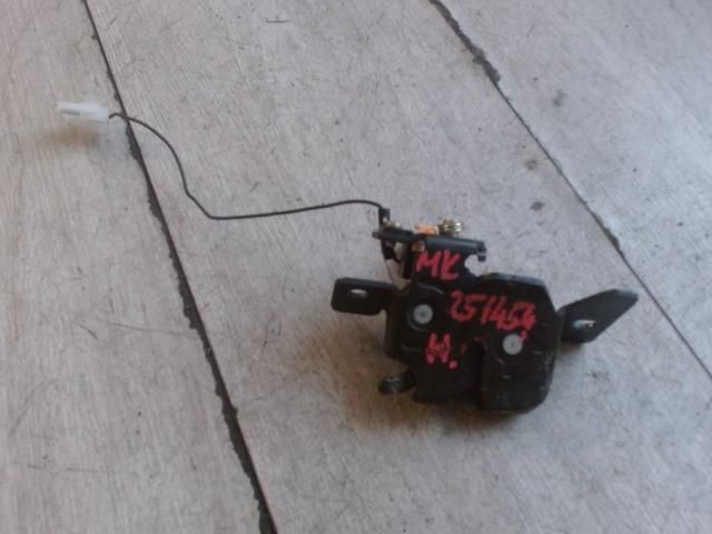 bontott MAZDA DEMIO Csomagtérajtó Zárszerkezet