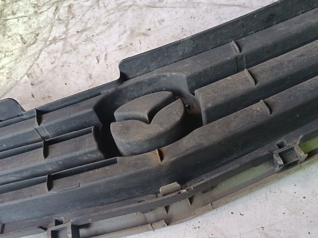 bontott MAZDA DEMIO Hűtőrács