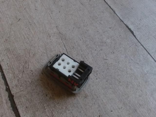 bontott MAZDA DEMIO Jobb hátsó Ablakemelő Kapcsoló