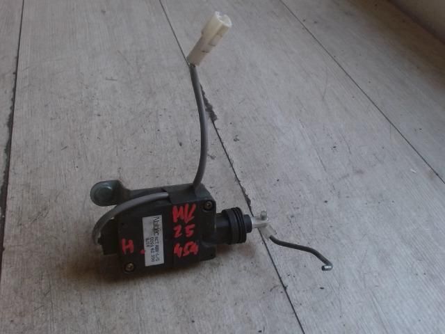 bontott MAZDA DEMIO Központizár Motor Csomagtérajtó