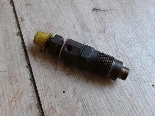 bontott MAZDA E-SERIE Porlasztó (1 db)