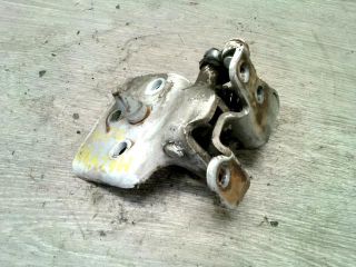 bontott MAZDA E-SERIE Jobb első Alsó Zsanér