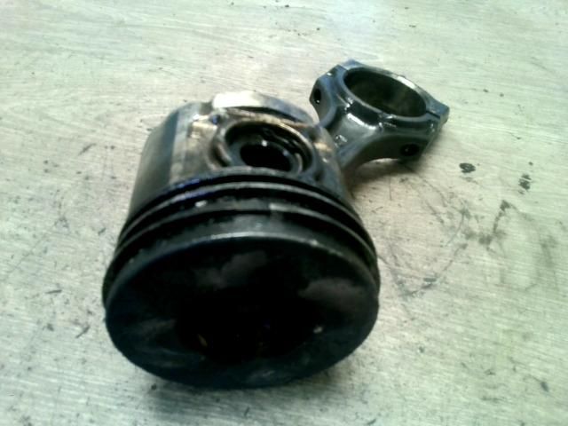 bontott MAZDA MPV Dugattyú és Hajtókar