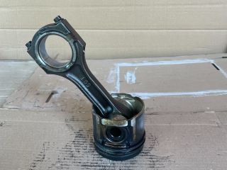 bontott MAZDA MPV Dugattyú és Hajtókar