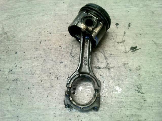 bontott MAZDA MPV Dugattyú és Hajtókar