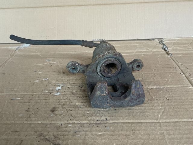 bontott MAZDA MPV Jobb hátsó Féknyereg Munkahengerrel