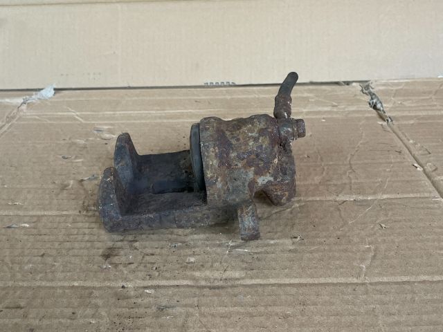 bontott MAZDA MPV Jobb hátsó Féknyereg Munkahengerrel