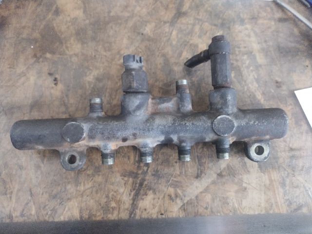 bontott MAZDA MPV Közösnyomócső