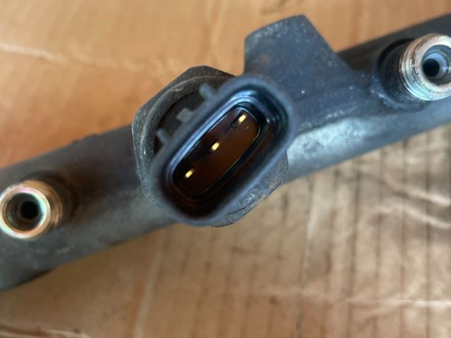 bontott MAZDA MPV Közösnyomócső