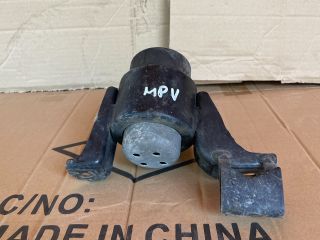 bontott MAZDA MPV Motor Tartó Bak Jobb