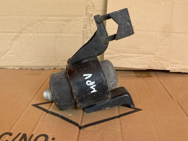 bontott MAZDA MPV Motor Tartó Bak Jobb