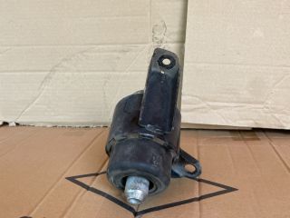 bontott MAZDA MPV Motor Tartó Bak Jobb